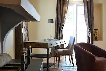 ***  Mas Le 7 Bed & Breakfast Saint-Andiol France